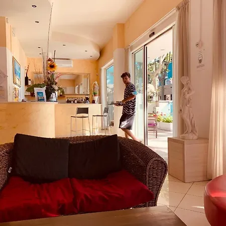 Silvie Rose Hotel 3*