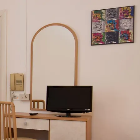 Hotel Silvie Rose 3*