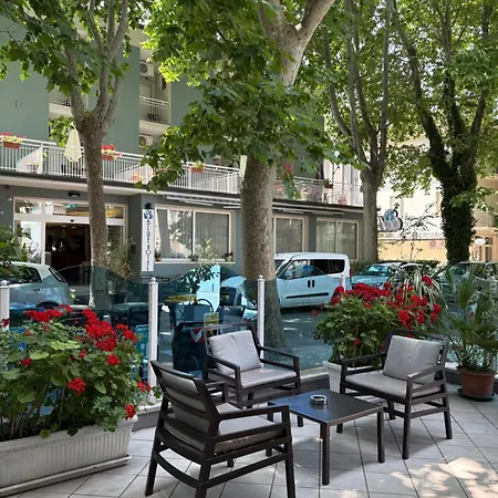 מלון Silvie Rose