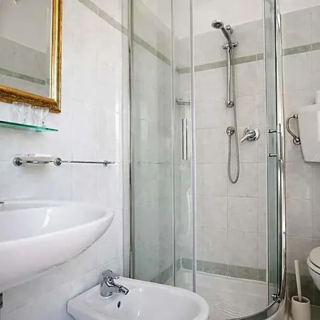 Hotel Silvie Rose 3*