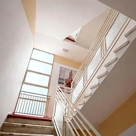 Silvie Rose Hotel 3*