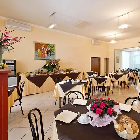 Silvie Rose Hotel 3*