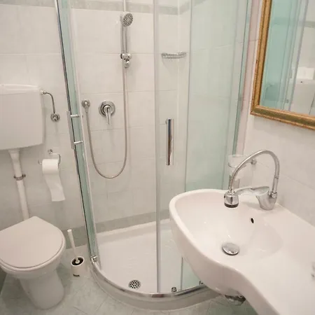 מלון Silvie Rose